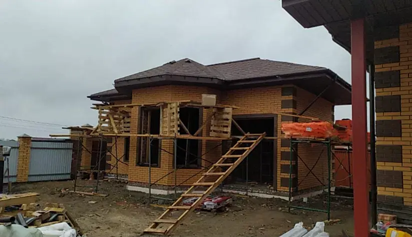 Беседка в п. им. Комиссарова