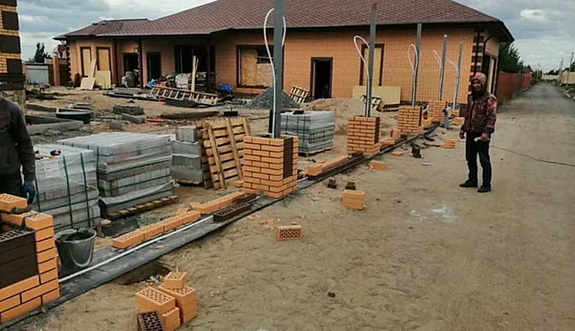 Забор в п. им. Комиссарова