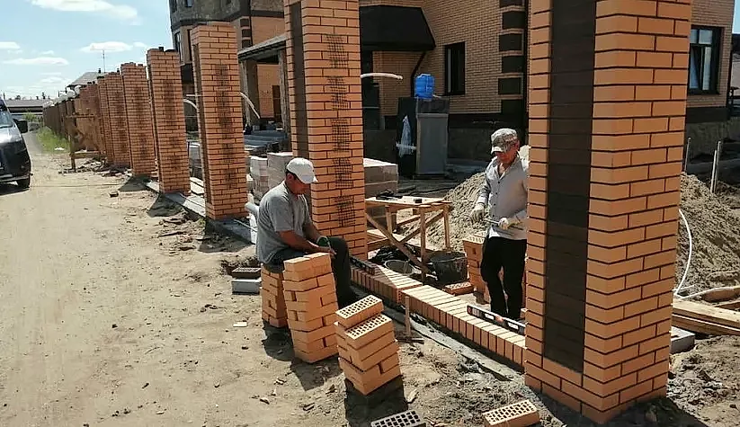 Забор в п. им. Комиссарова