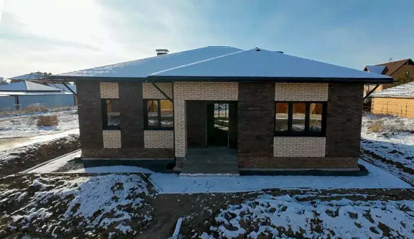 Коттедж в п. им. Комиссарова 100кв.