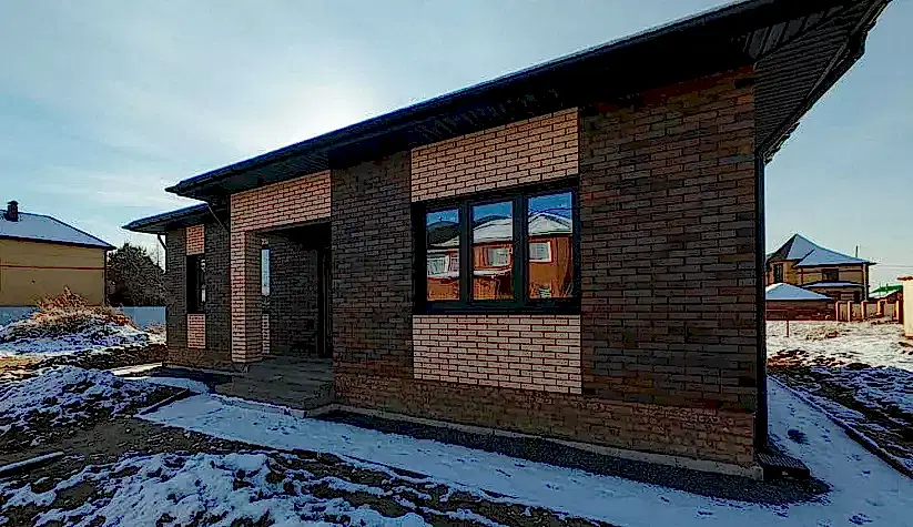 Коттедж в п. им. Комиссарова 100кв.