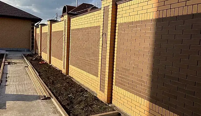 Забор в п. им. Комиссарова