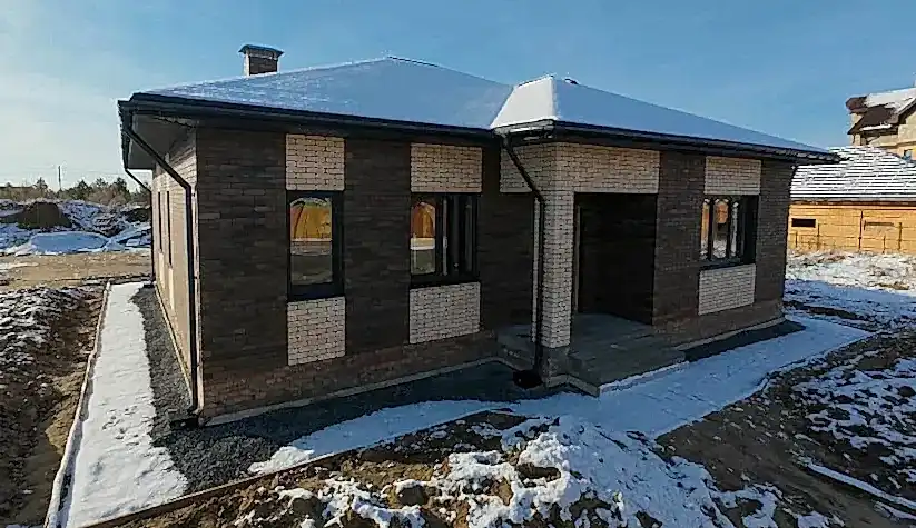 Коттедж в п. им. Комиссарова 100кв.