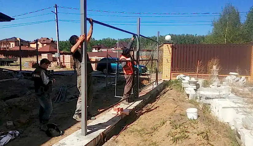 Забор в п. им. Комиссарова