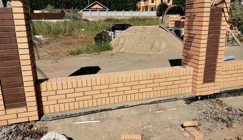 Забор в п. им. Комиссарова