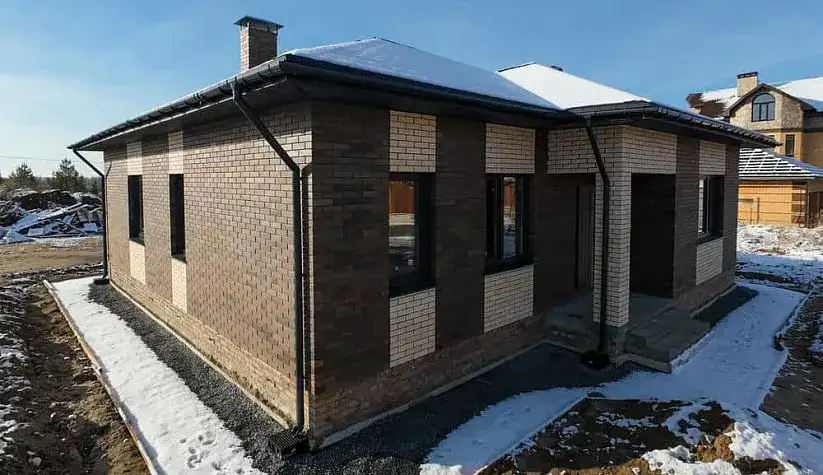 Коттедж в п. им. Комиссарова 100кв.