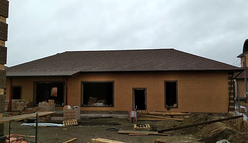 Гараж в п. им. Комиссарова