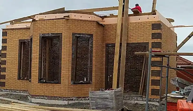 Беседка в п. им. Комиссарова