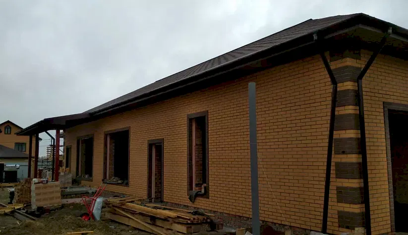 Гараж в п. им. Комиссарова